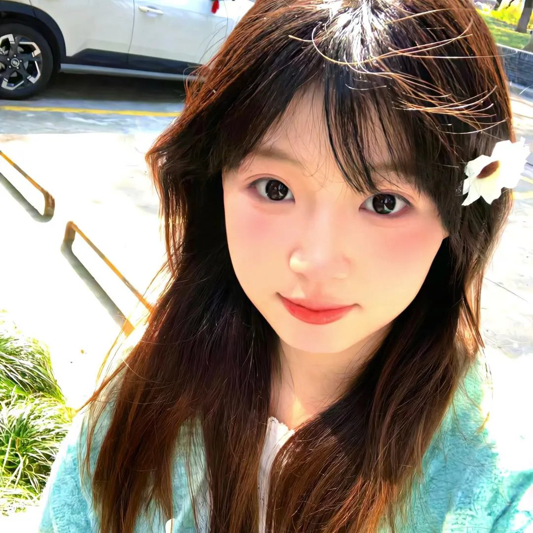 色肉毒蝎女